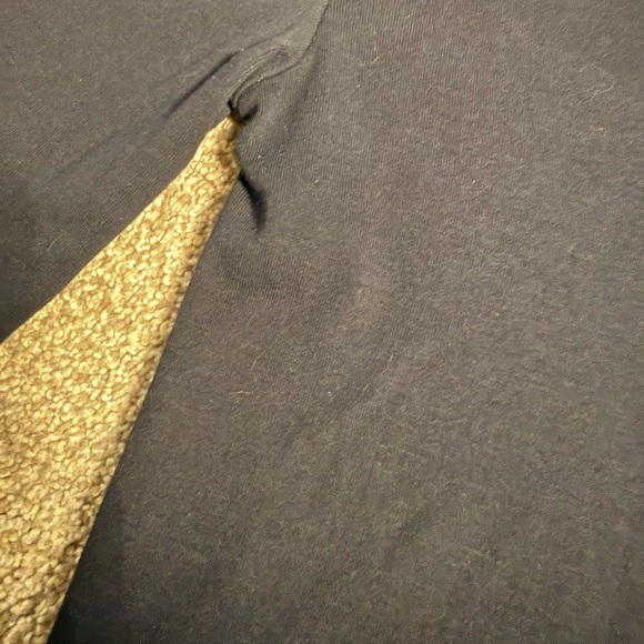 Ralph Lauren Women's Navy Long Sleeve V-Neck Tee - Picture 4 of 5